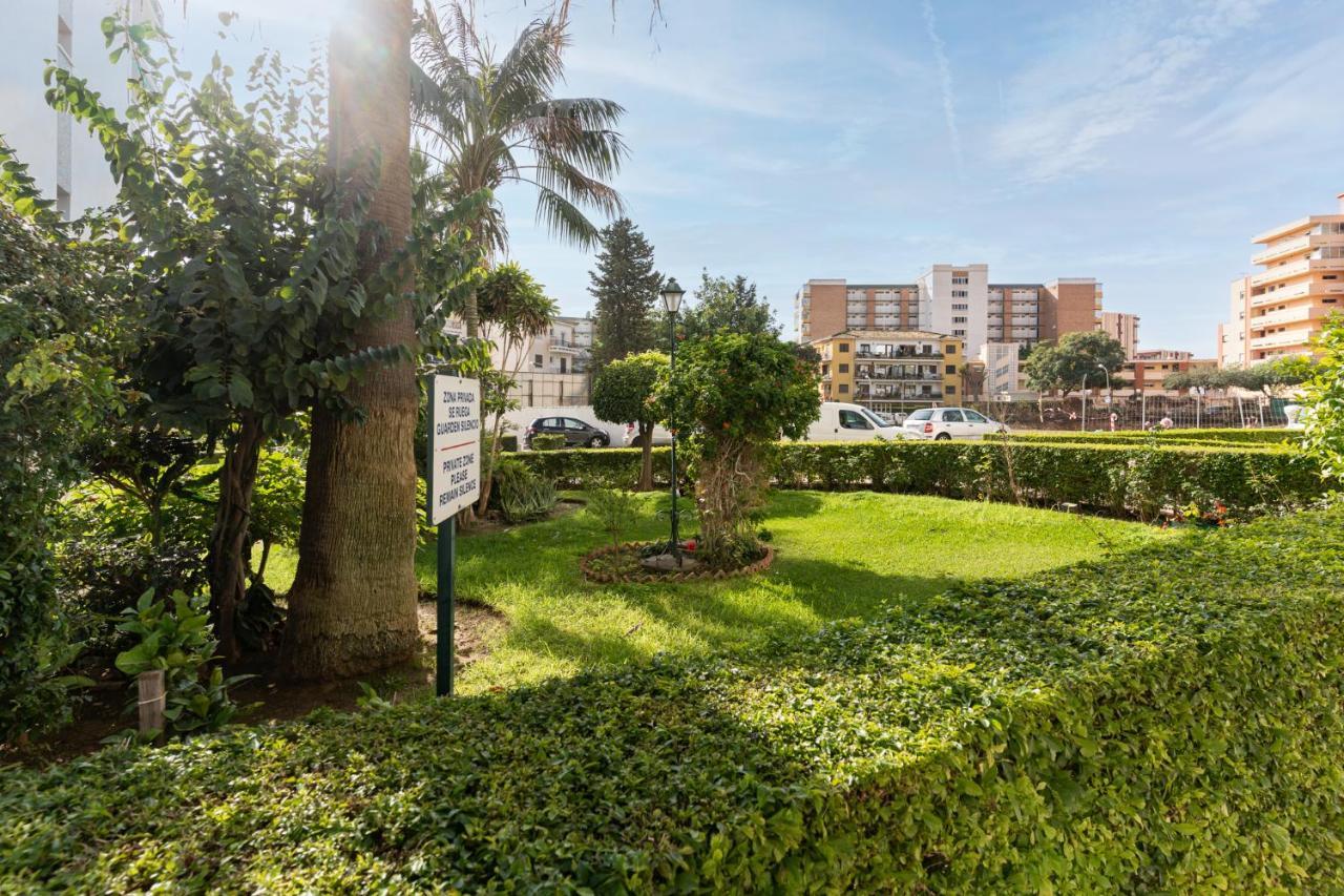 Blonzu Camerun Benalmádena Esterno foto